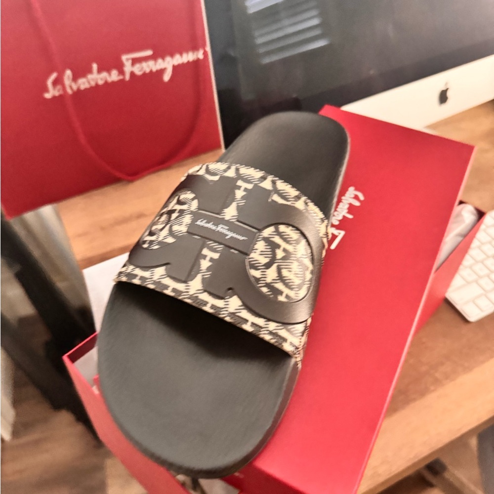 Ferragamo men’s slides